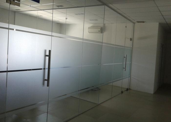 Decal dán kính mờ cho không gian làm việc