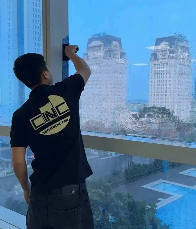 Đối với film cách nhiệt CNC bạn thấy rõ lý do tại sao nên đầu tư , chứ không chỉ là một miếng film tốt hơn