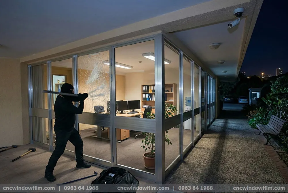 Dán kính chống trộm